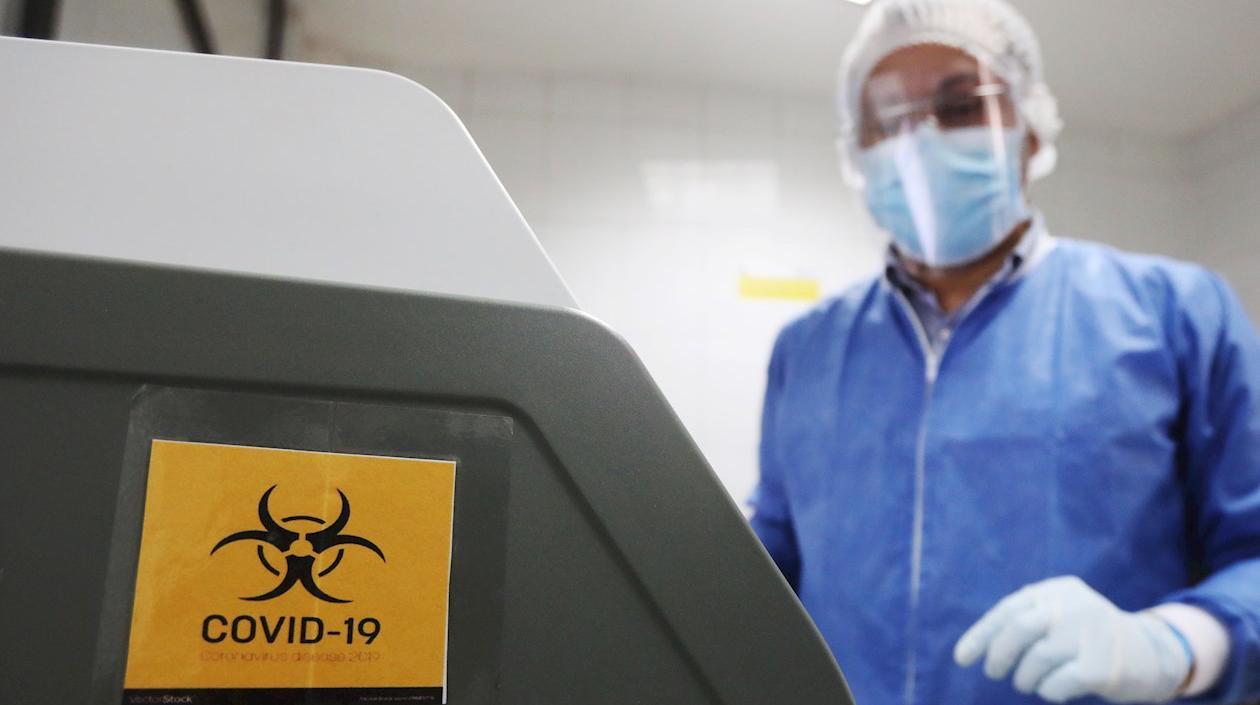 Laboratorio para procesar muestras de Covid-19 en Colombia.