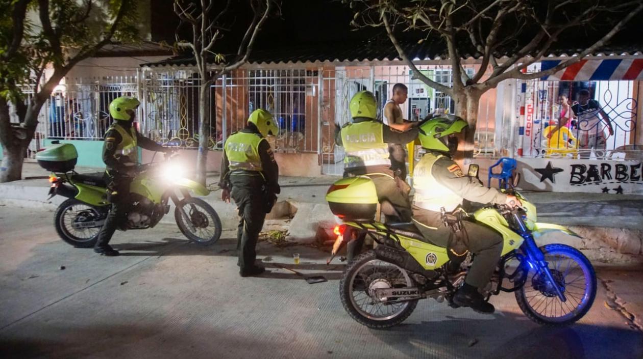 La Policía ha sorprendido a muchas personas en la calle sin ninguna justificación.