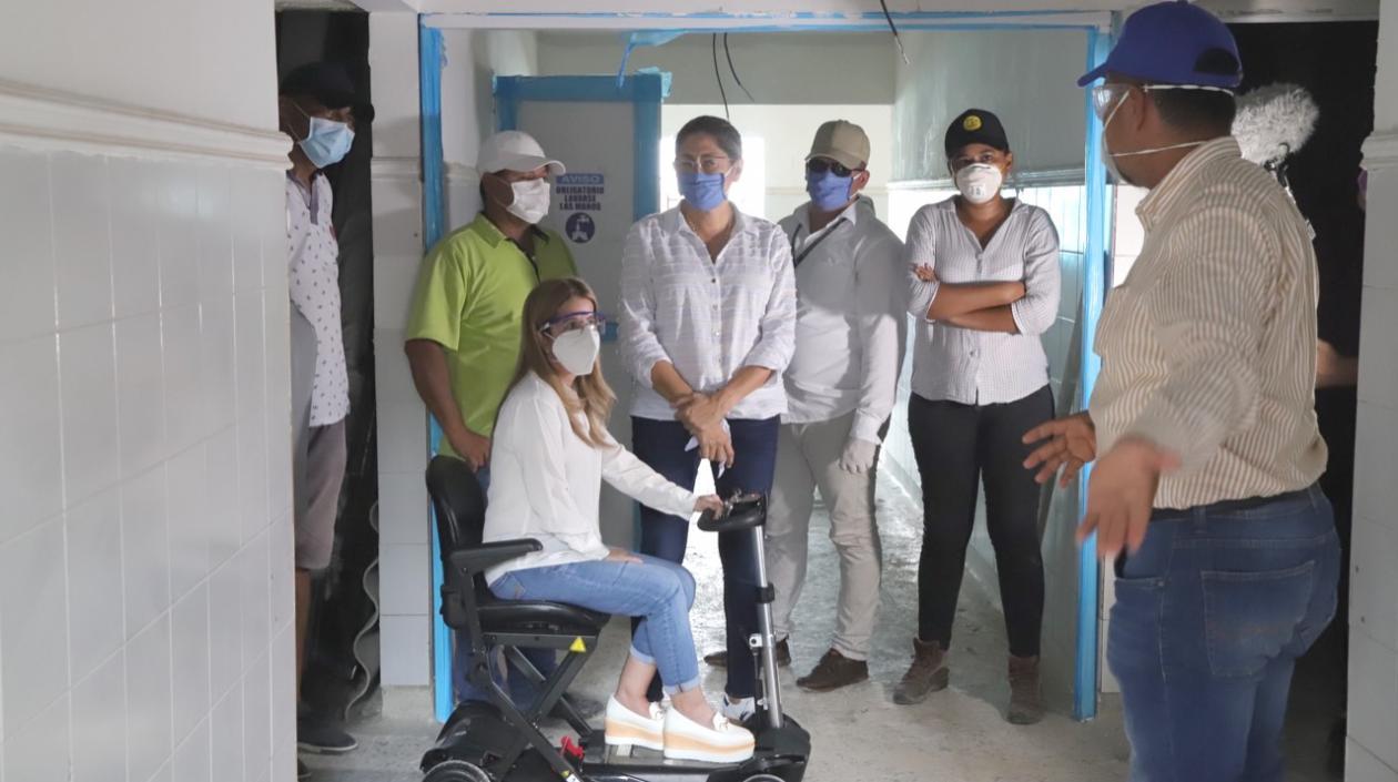 Gobernadora Elsa Noguera en la ESE Sabanalarga.