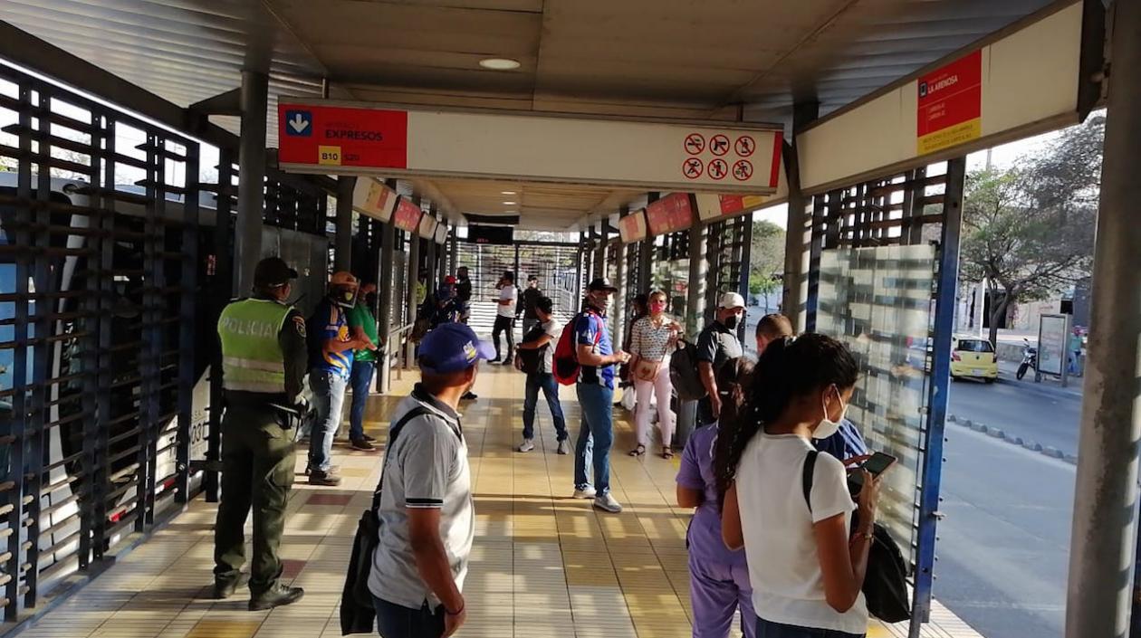 El objetivo es evitar las aglomeraciones en el transporte masivo.