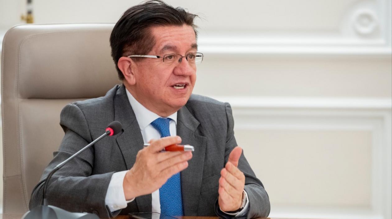 Fernando Ruiz, Ministro de Salud.