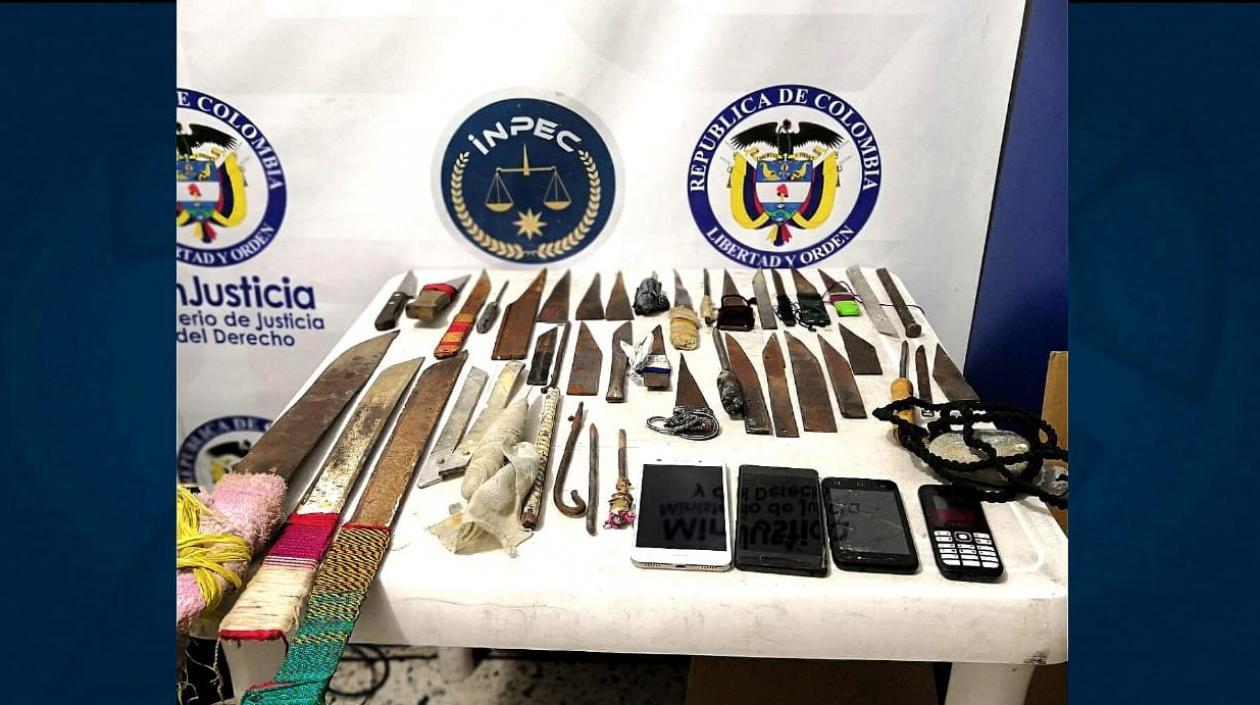 El Inpec también halló armas blancas que serían usadas para un posible amotinamiento.