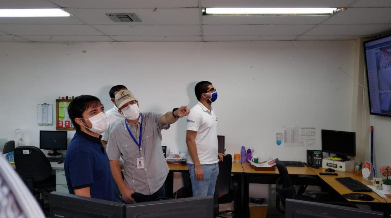Jaime Pumarejo en el Centro de Operaciones de Transmetro.
