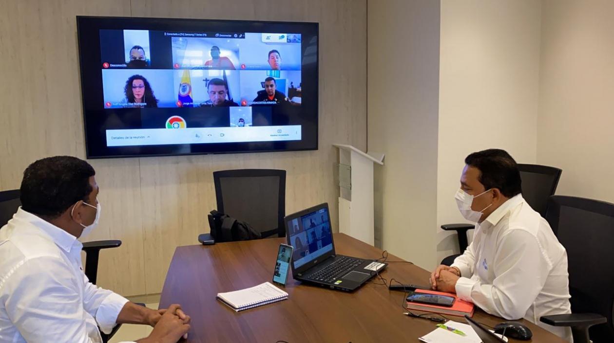 Consejo de seguridad en la que determinó el toque de queda.