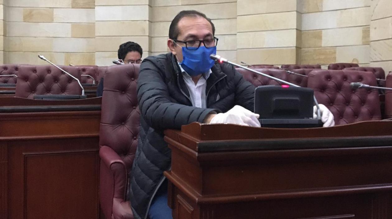 El senador opositor Antonio Sanguino.