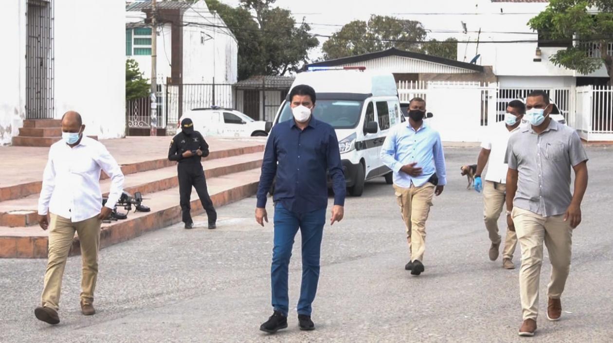 El Alcalde Rodolfo Ucrós coordinando las acciones para frenar la propagación del virus.