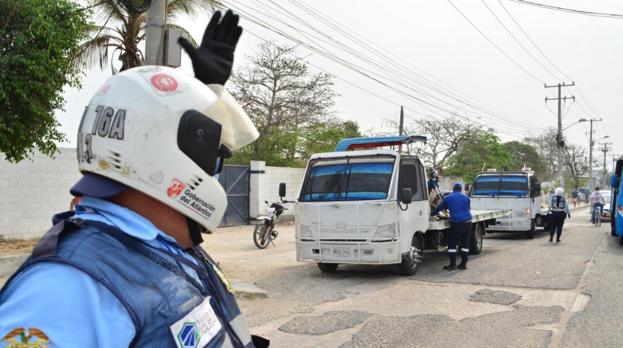 Los dos agentes se contagiaron en uso de sus funciones en la calle.