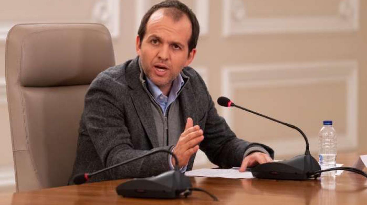 Ernesto Lucena, Ministro del Deporte.