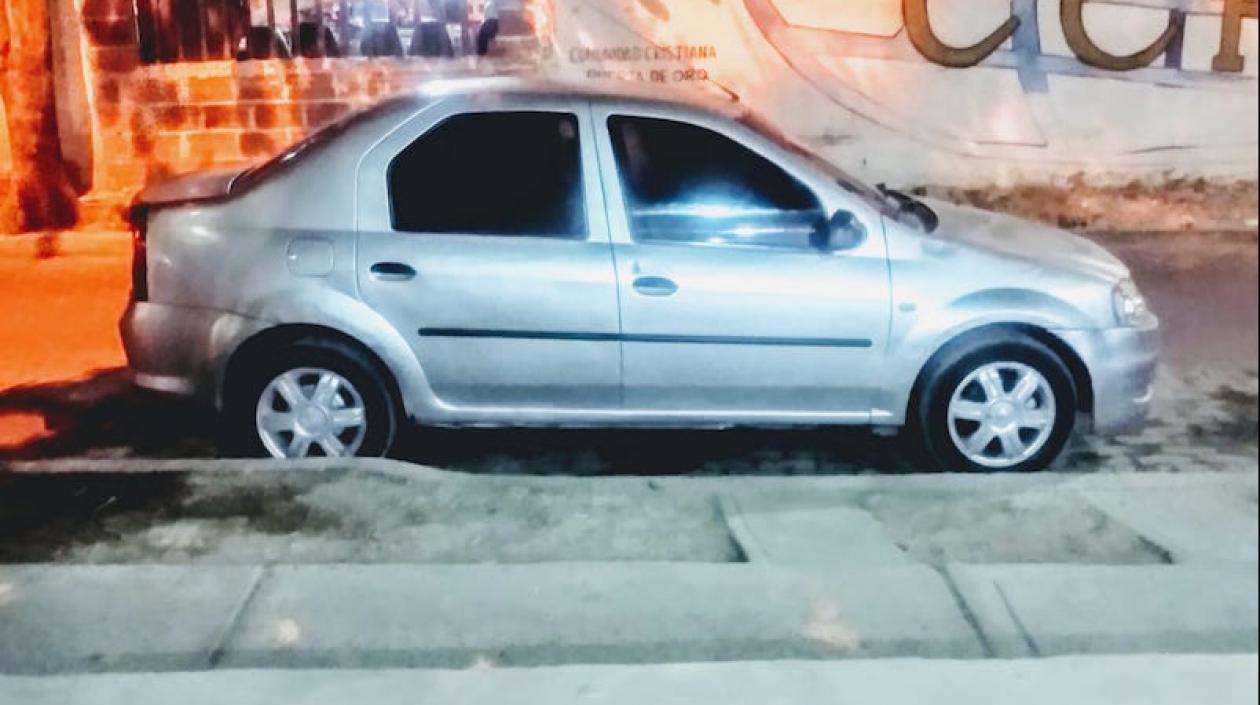 El vehículo que fue hurtado.