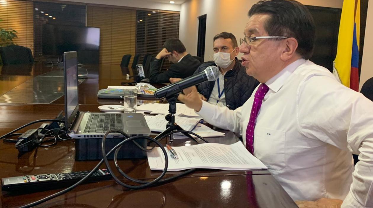 El Ministro de Salud, Fernando Ruiz.