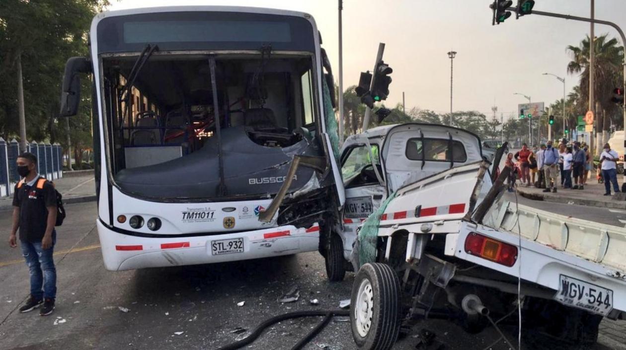 Así quedaron los vehículos tras el accidente.