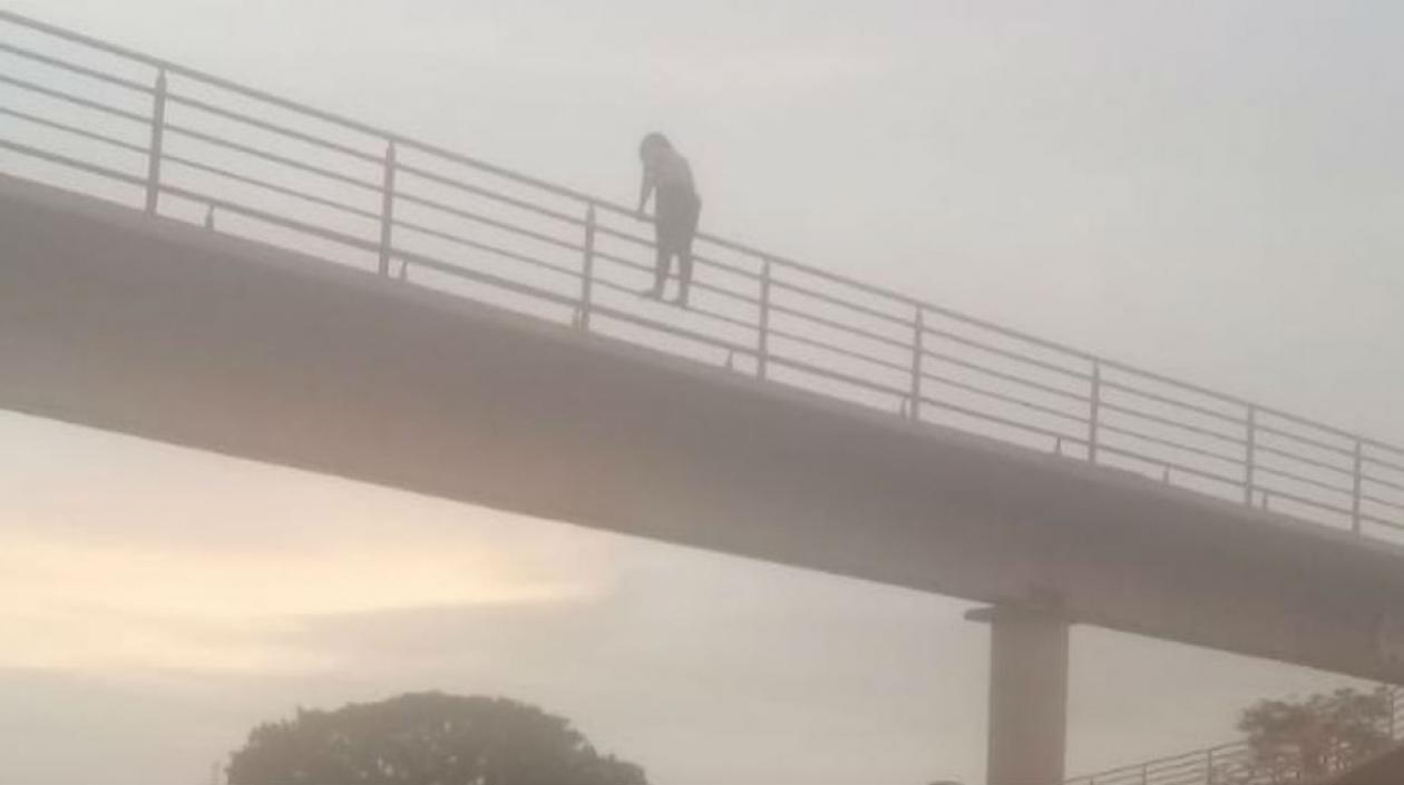 La mujer que cayó al vacío.