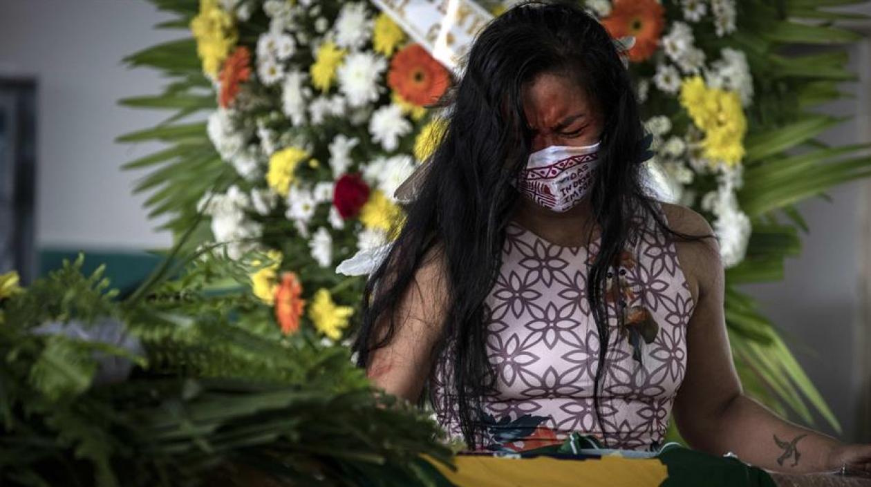 Duelo por coronavirus en Brasil.