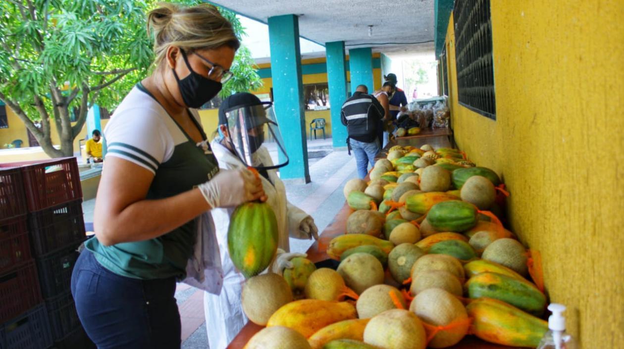 Medidas de bioseguridad en la entrega de alimentos.