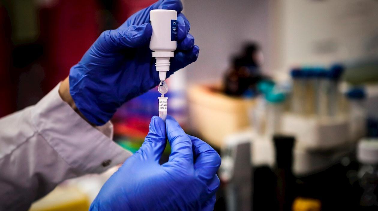 La vacuna está siendo probada con unos 130 participantes sanos de entre 18 y 59 años. 