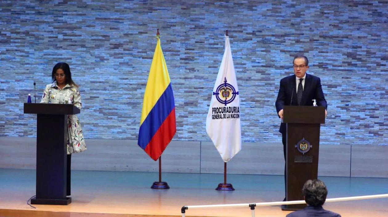 La Ministra de Cultura y el Procurador General.