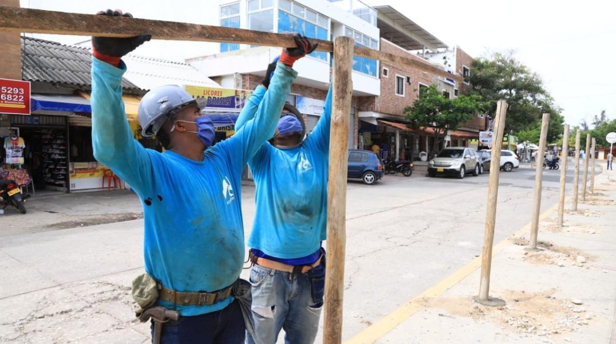 Encerramiento de la plaza para el inicio de las obras.
