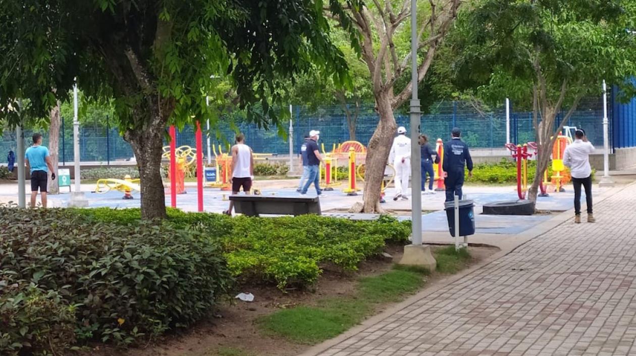 La Patrulla Covid visitando los parques.