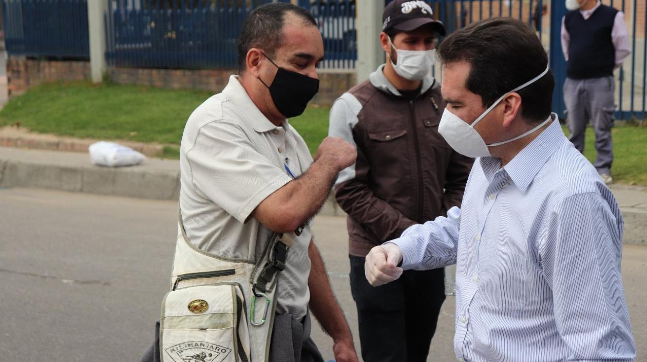 El embajador Tomás Guanipa (derecha).