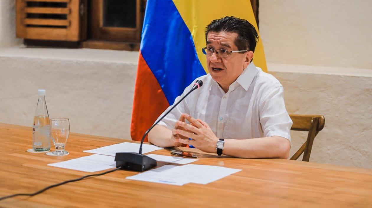 El Ministro de Salud, Fernando Ruiz.