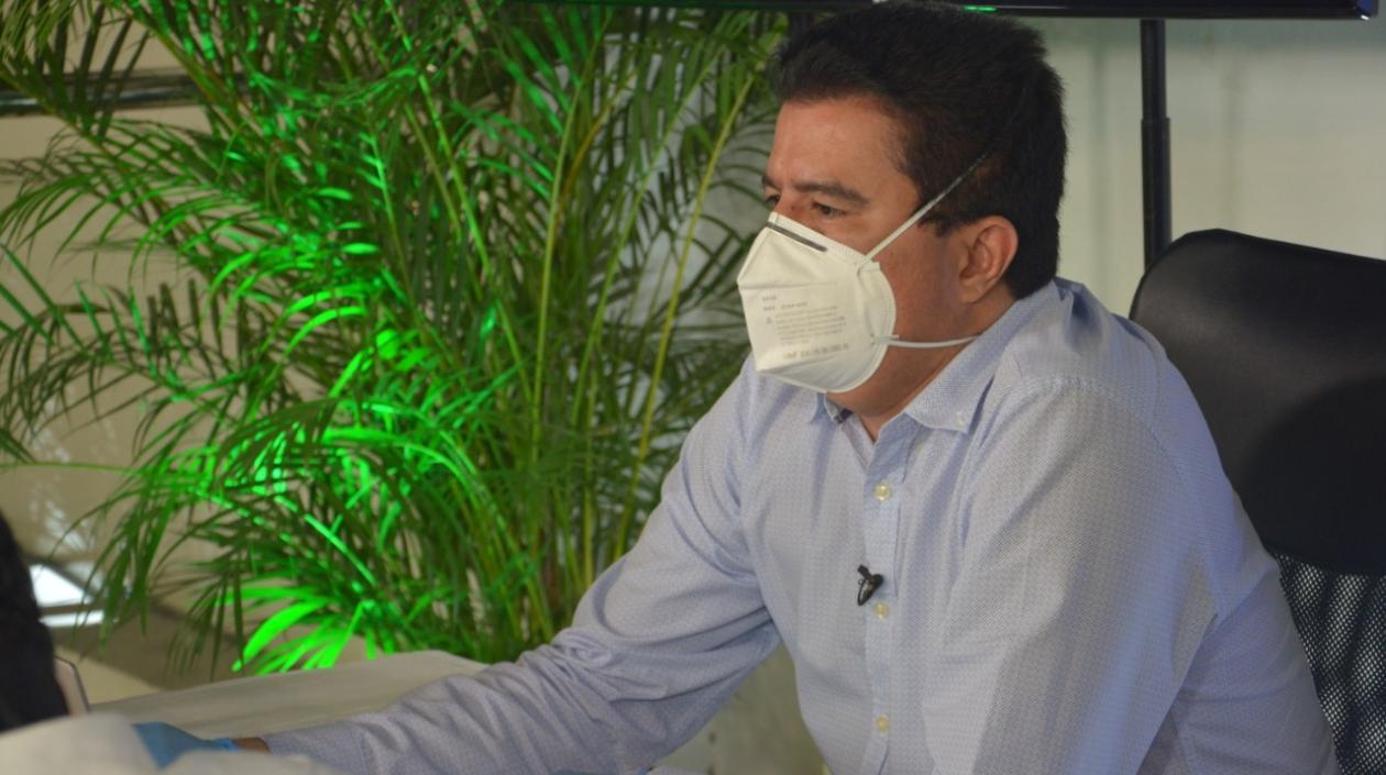 El Alcalde de Soledad, Rodolfo Ucrós Rosales.