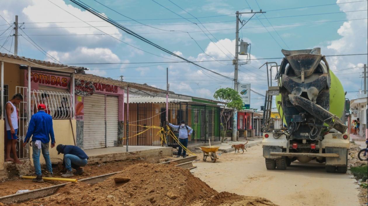 Reinició de la pavimentación de vías en Soledad.