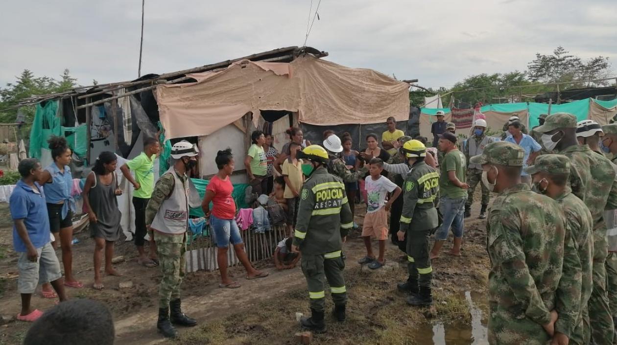 Policía y Ejército apoyan la emergencia