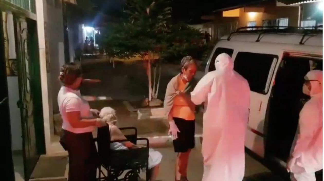 Momento del traslado de Yolanda Díaz Ulloque.