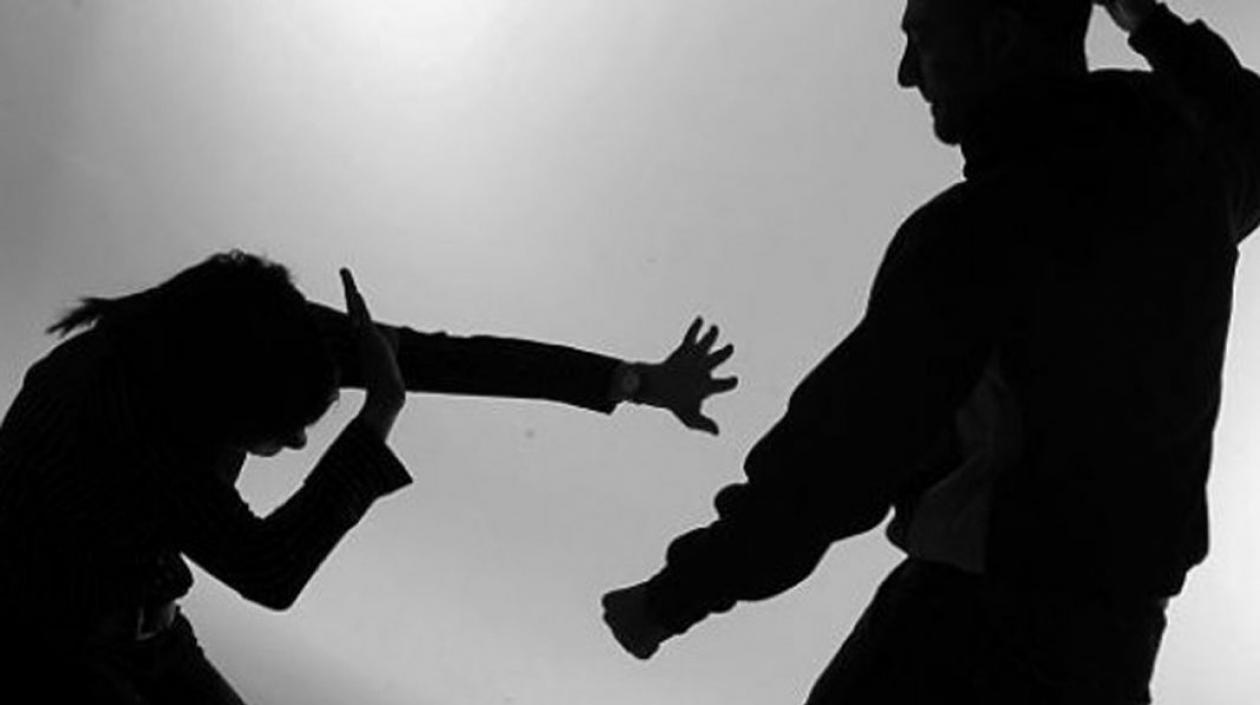 El hombre habría maltratado a su mamá. 