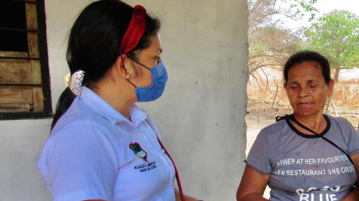 La Secretaria de Salud, Lauren Coll Santiago, en plena actividad.