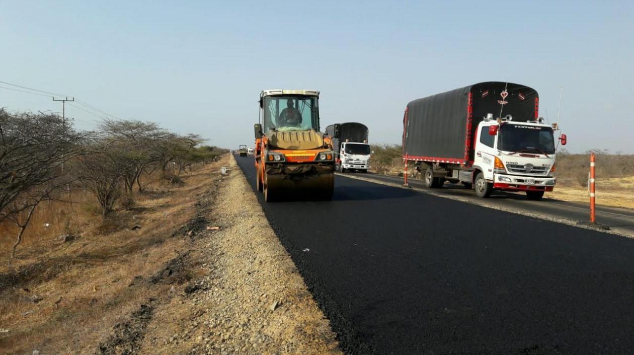 En total se han intervenido 82,7 kilómetros del tramo Riohacha-Paraguachón y 25,9 kilómetros del tramo Palomino-Riohacha.