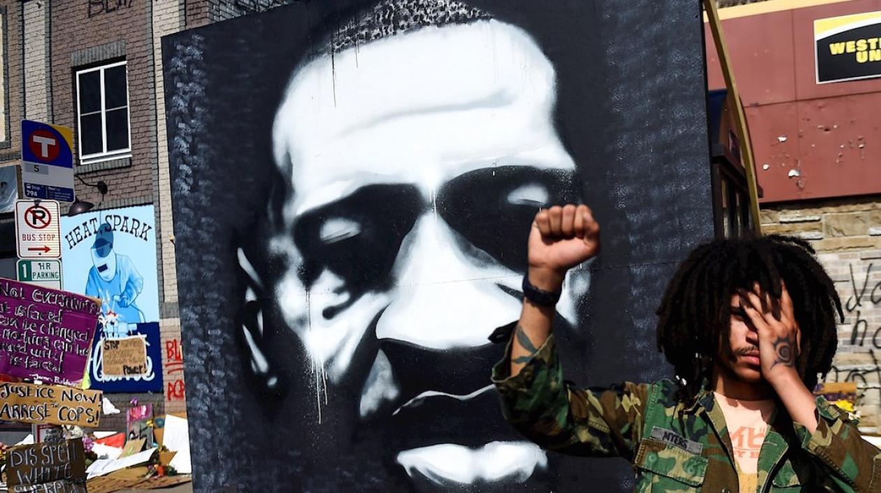 La muerte de Floyd- imagen del mural- ocurrió el pasado 25 de mayo en Mineápolis.