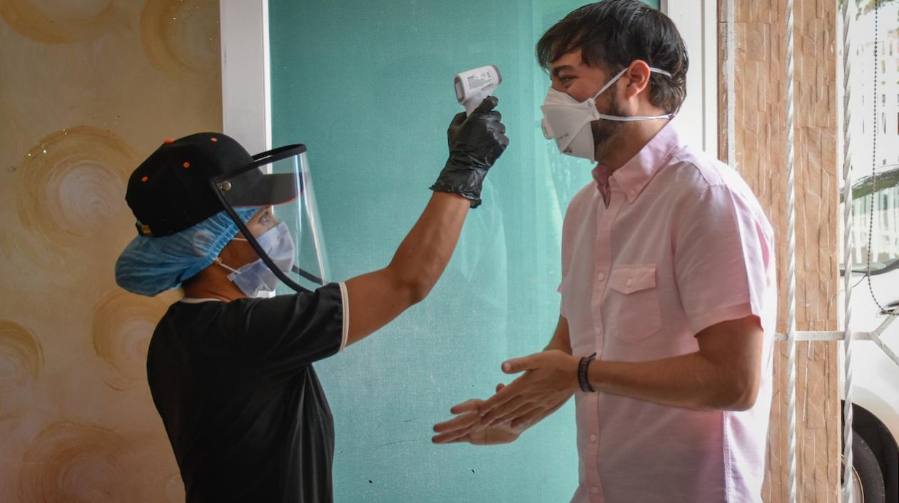 Salones de belleza están reactivándose con protocolos.