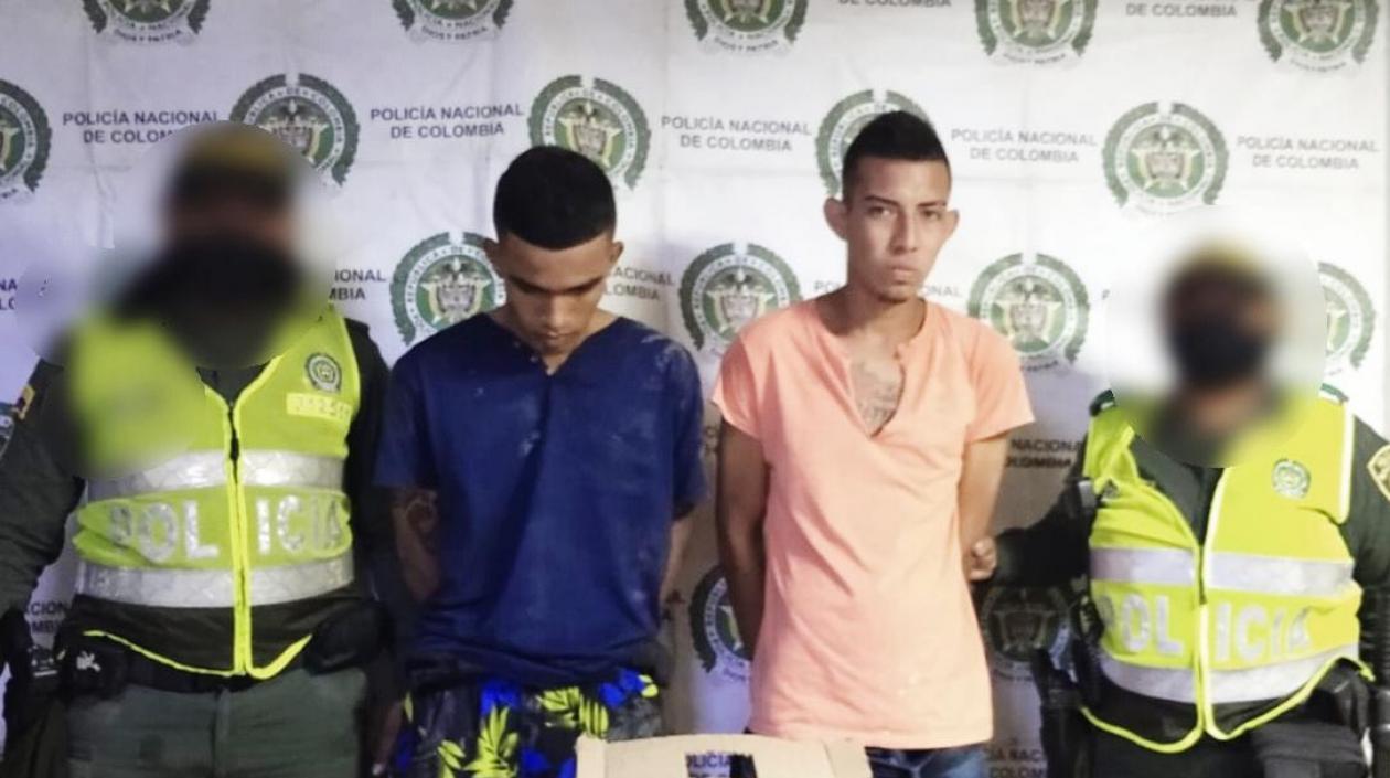 Los dos jóvenes capturados.