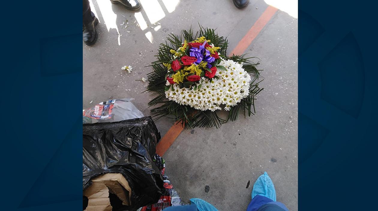 Corona fúnebre lanzada en el Adelita de Char.