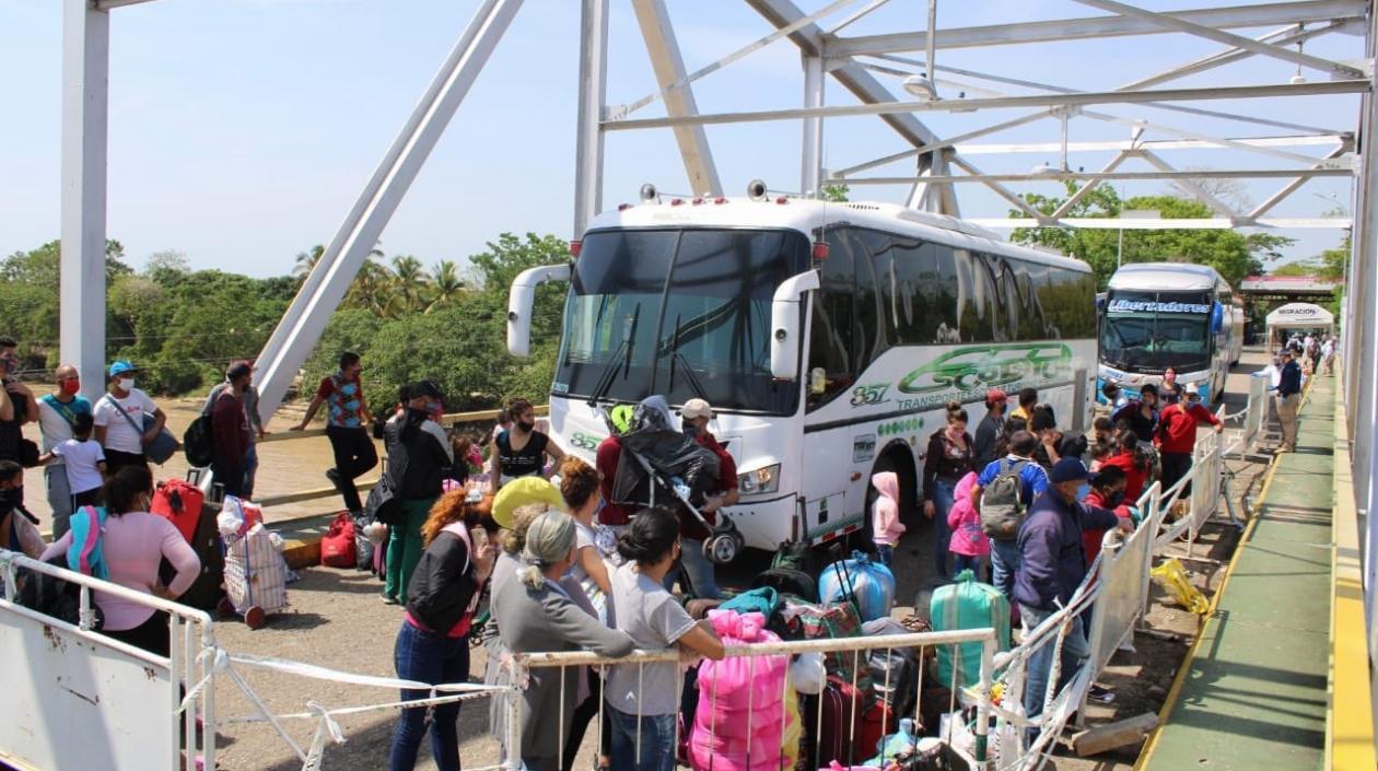 Venezuela restringió a tres días por semana el ingreso de sus connacionales.