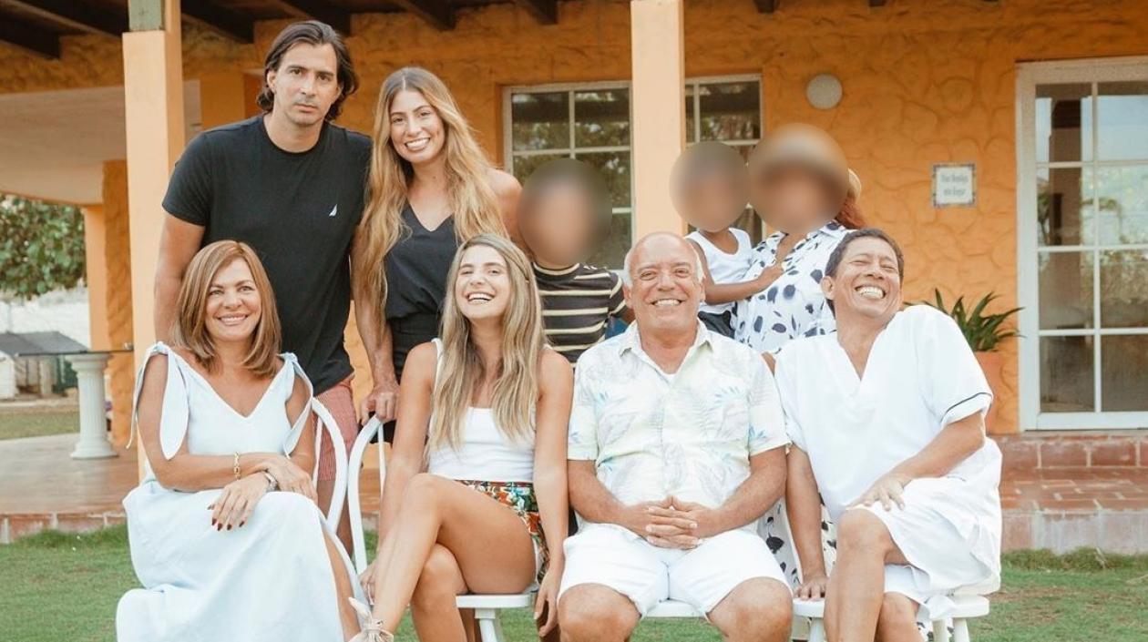 La reina, su hermano, exreina y sus padres.