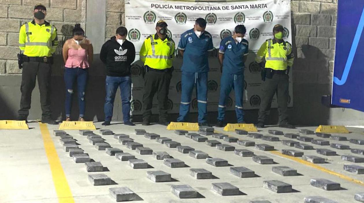 Los cuatro capturados durante el operativo.