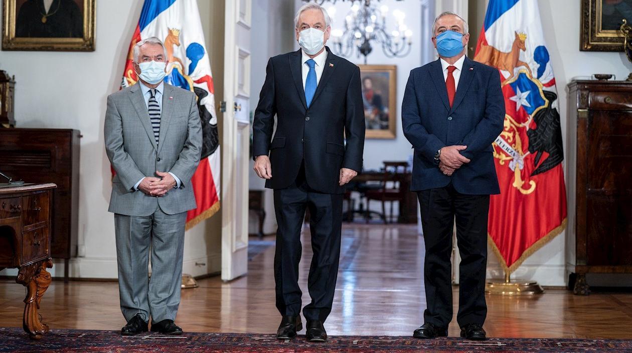 Enrique Paris, Sebastián Piñera y Jaime Mañalich.