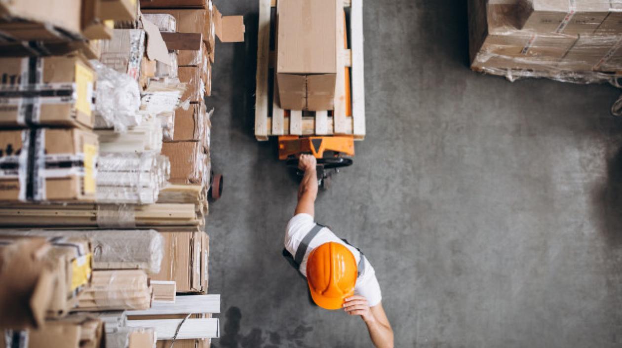 De las 39 actividades industriales representadas por la encuesta, 33 registraron variaciones negativas.