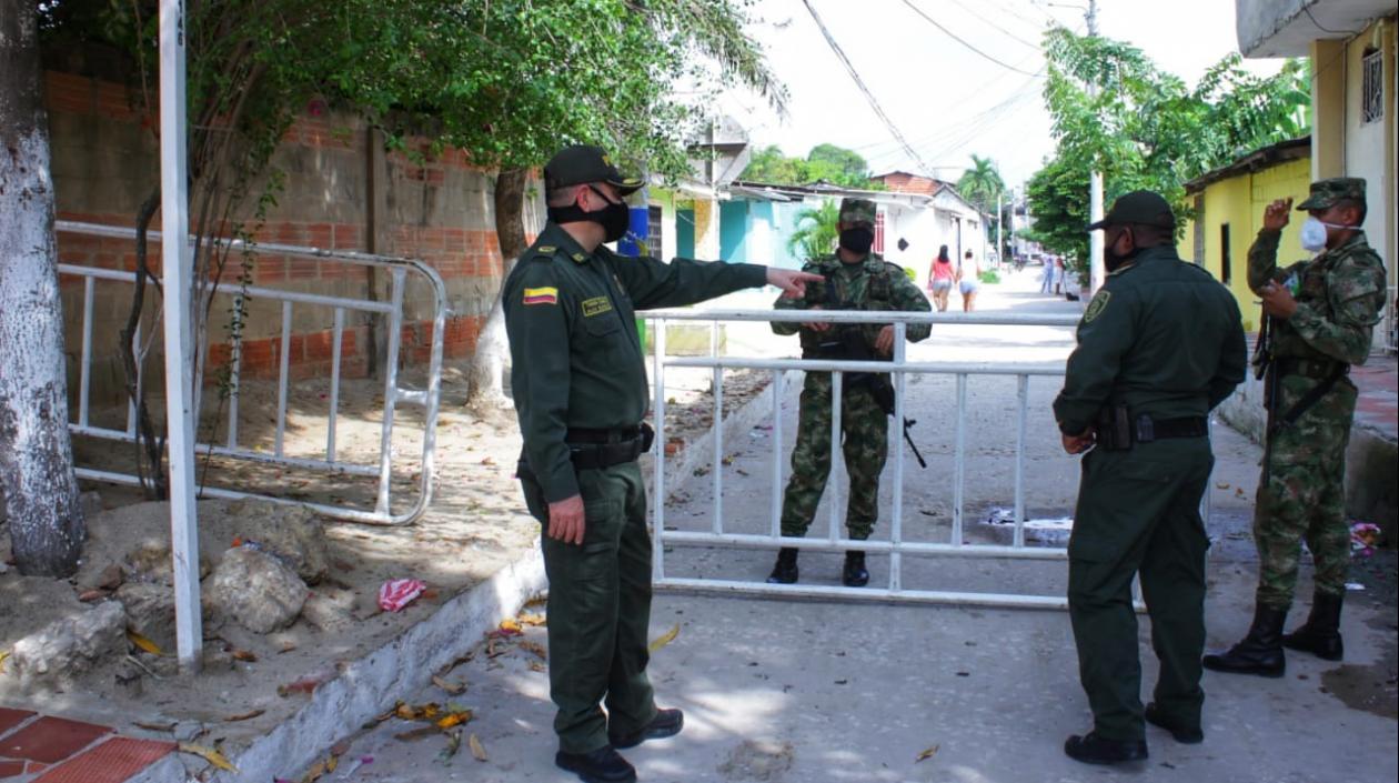 Cierre de cuadras en barrios de mayor contagios en Soledad.