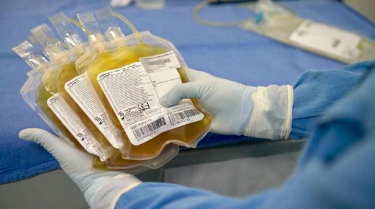 Las personas que han tenido Covid-19 generan unas proteínas que viajan en la sangre llamadas anticuerpos.  