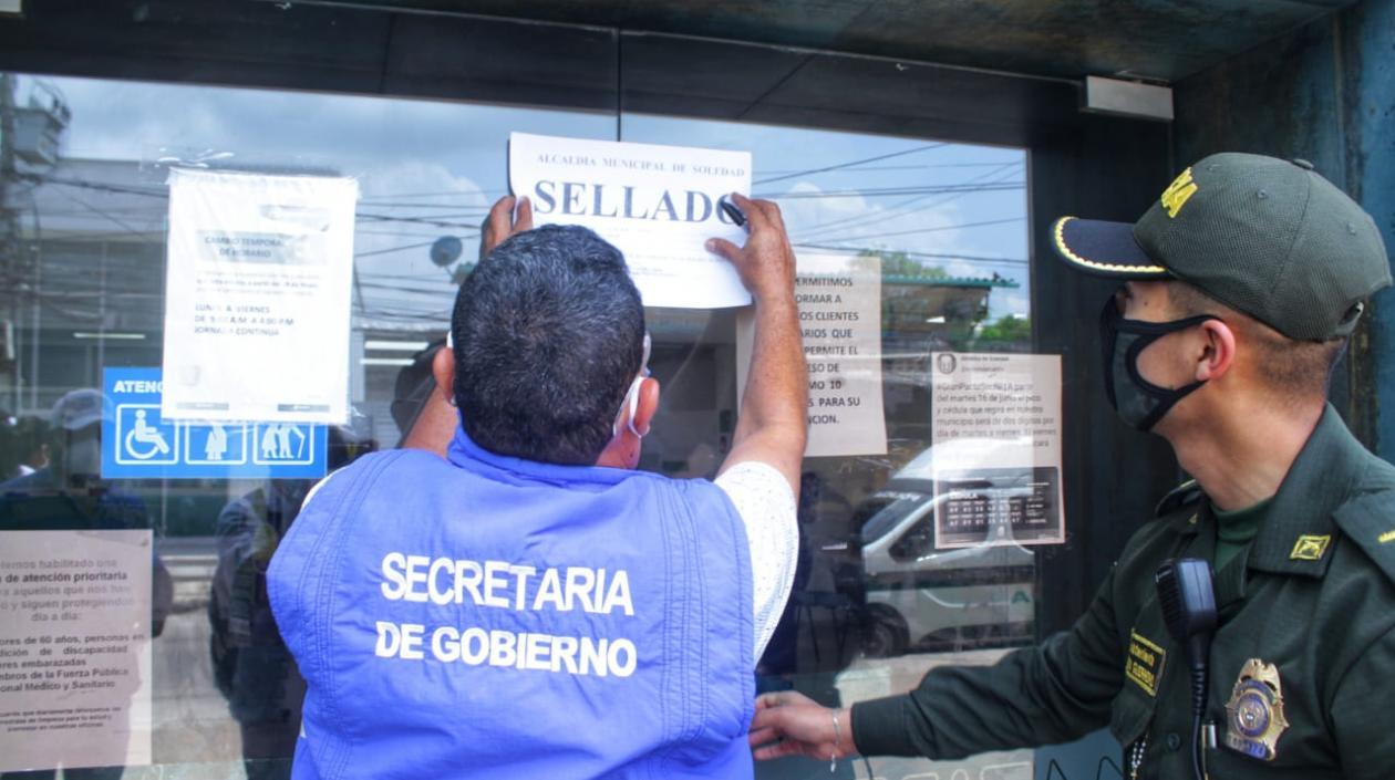 Cierre del banco por parte de la Secretaría de Gobierno de Soledad.
