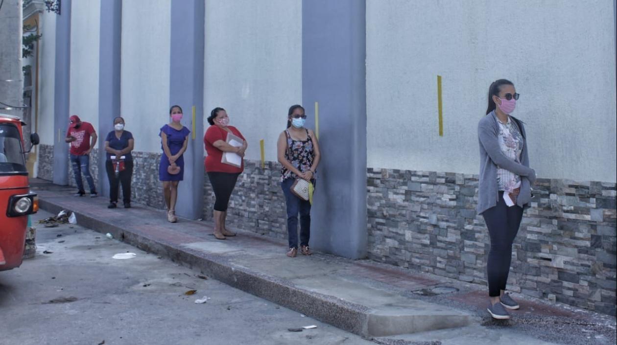 Las mujeres saldrán en el horario de la mañana para el Día sin IVA.