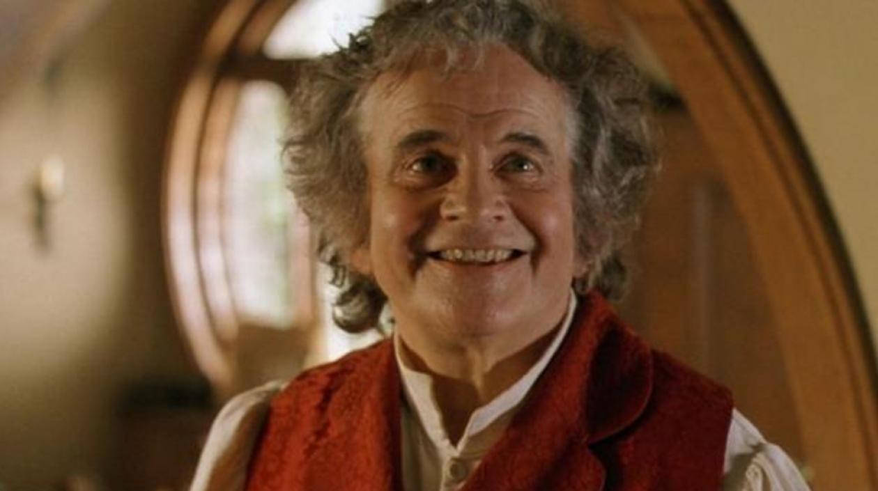 En su recordado papel de Bilbo Bolsón.