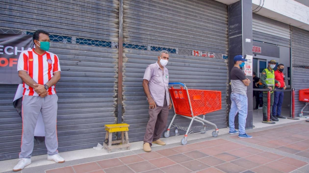 Fila para ingresar a Sao Hipódromo.