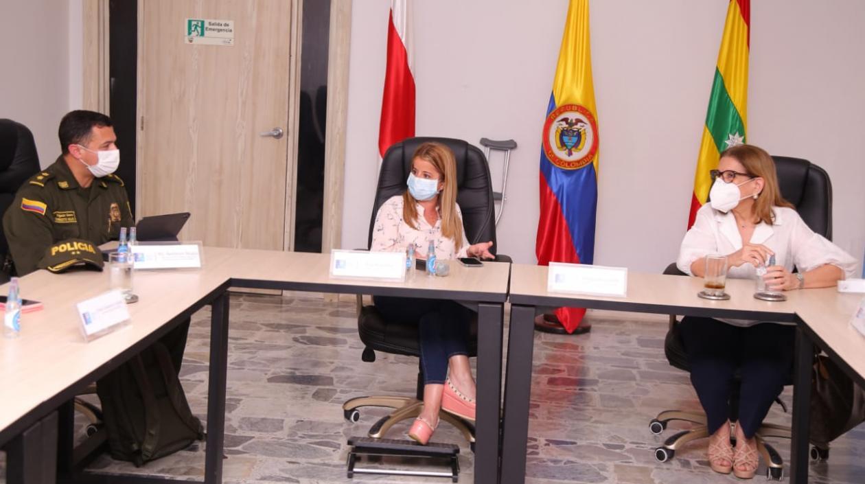 La Gobernadora del Atlántico en reunión con la Ministra de Justicia y director del Inpec.