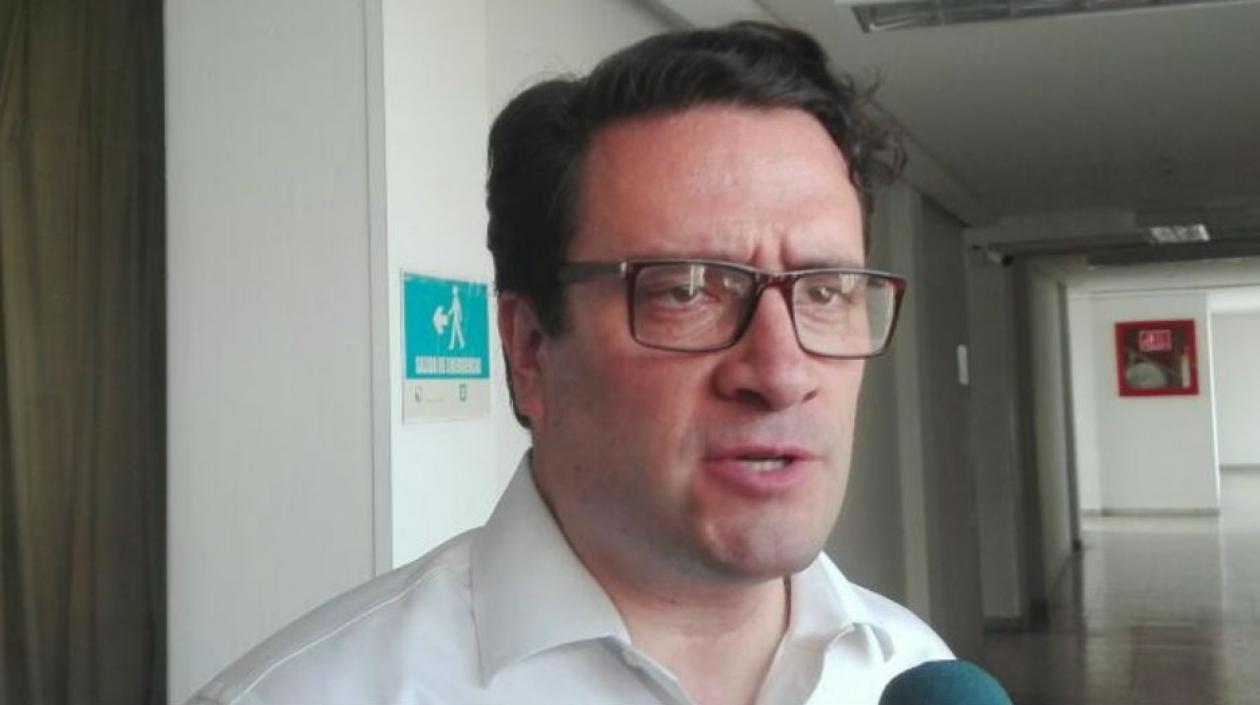 Iván Cancino, defensa de Carlos Caicedo y Rafael Martínez.