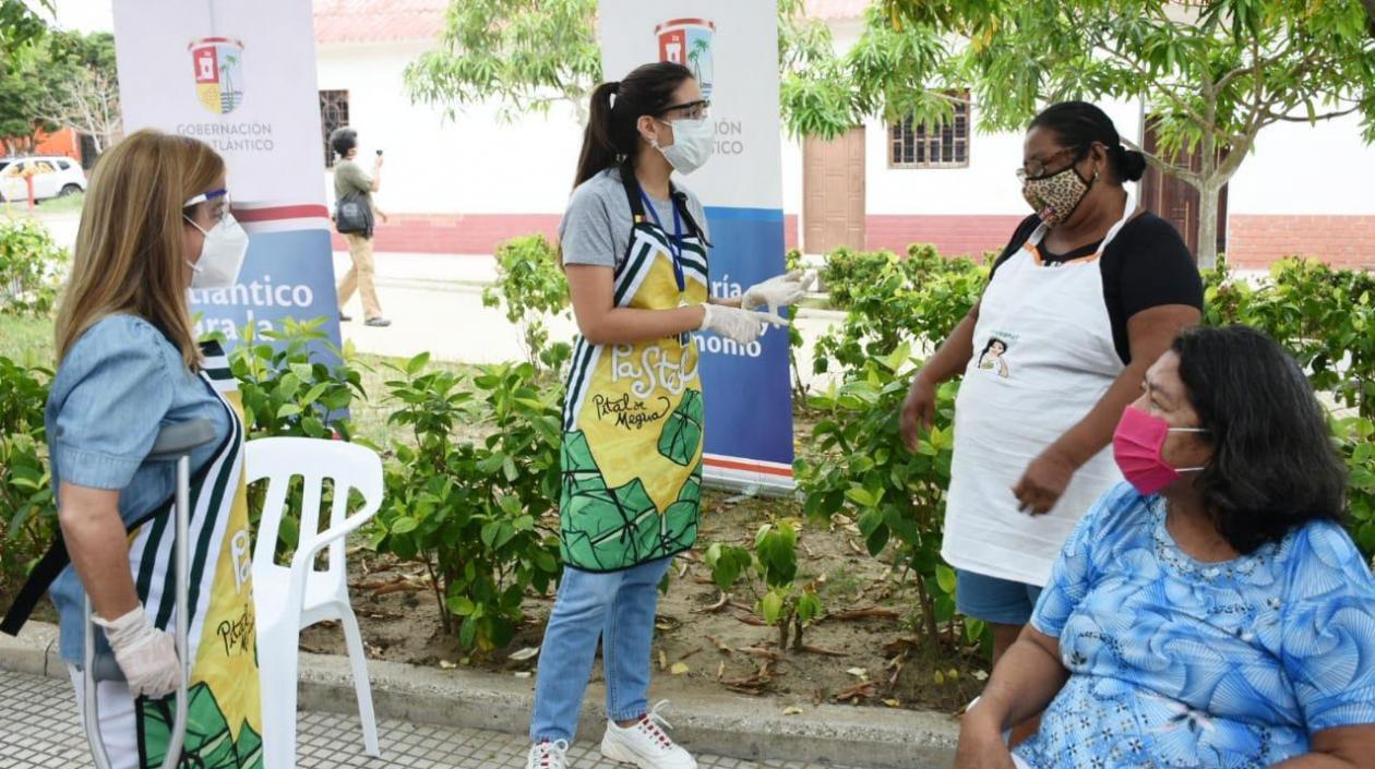 La Gobernadora Elsa Noguera en Pital de Megua.