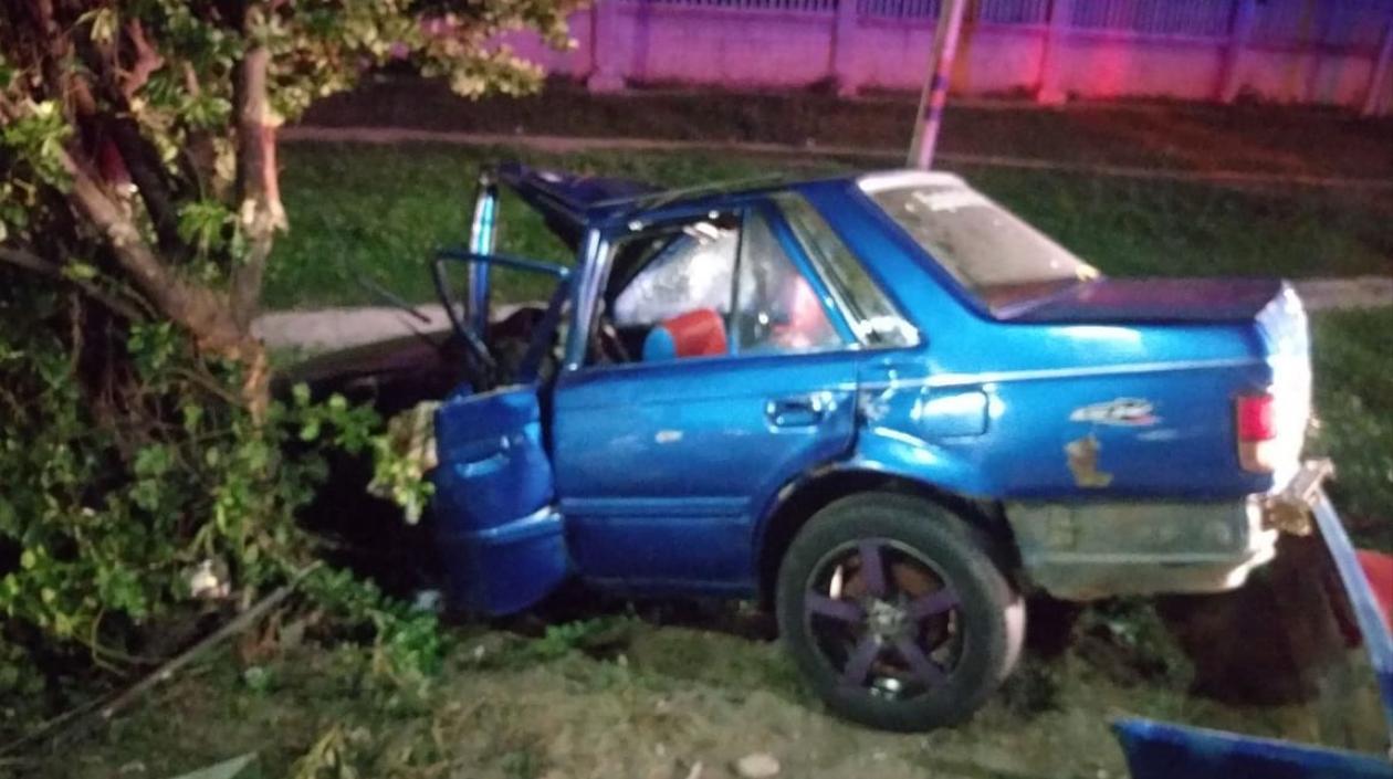 Así quedó el vehículo tras el choque.